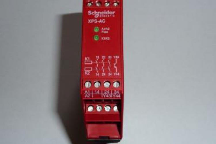 Przekaźnik bezpieczeństwa