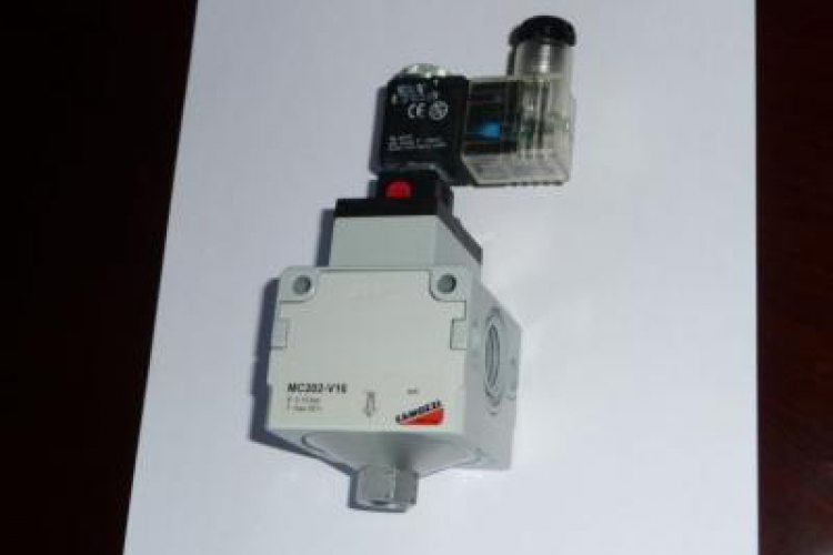 Zawór Camozzi - stosowany jako zawór odcinający w stacjach przygotowania powietrza - do zastosowania w każdej maszynie i instalacji pneumatycznej.